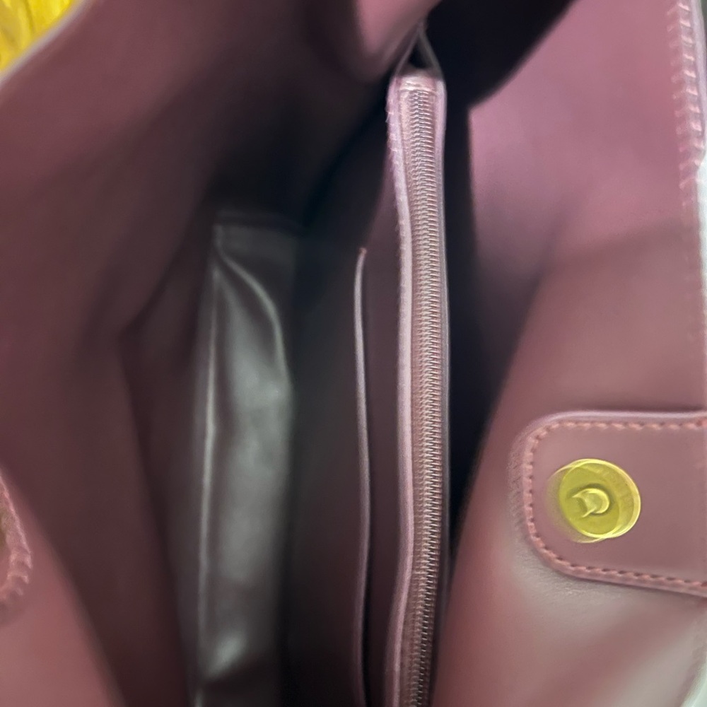 House of Harlow 1960 Rich Burgundy Messenger Bag - Picture 3 of 3